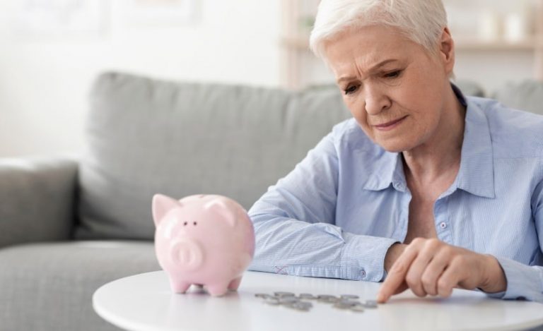 Tenho 60 anos, posso me aposentar por idade?